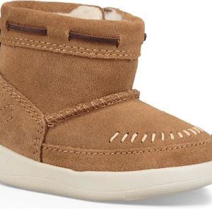 UGG CALI MOC CAMPFIRE BOOT. NWT. Size 0/1